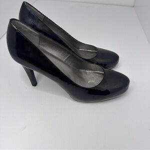 Bandolino Patent Almond Toe Heels, Size 6.5M, Corporate Girl, Elegant, Classic